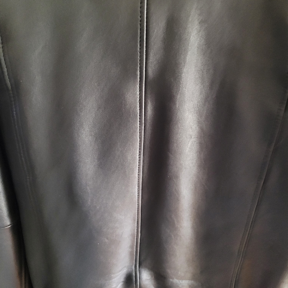 Leather jacket - Picture 2 of 2